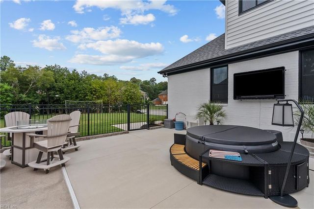 2277 Lynx DR, Virginia Beach, VA 23456