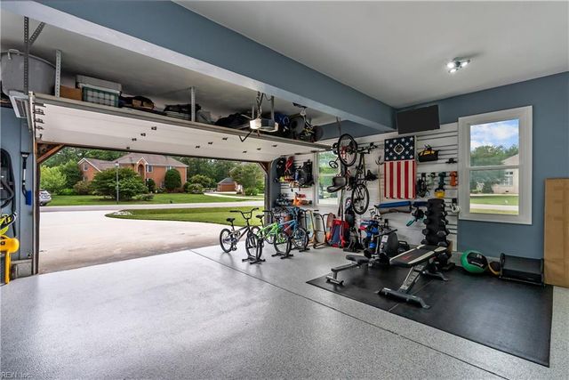 2277 Lynx DR, Virginia Beach, VA 23456
