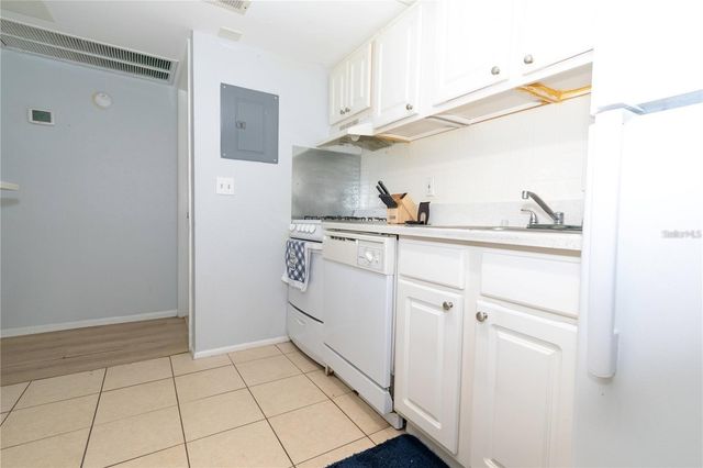 139 OYSTER BAY CIRCLE 200, Altamonte Springs, FL 32701