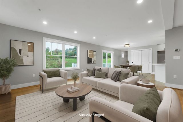11 Robin Way 2, Chester, NH 03036