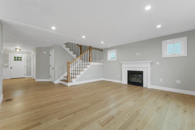 11 Robin Way 2, Chester, NH 03036