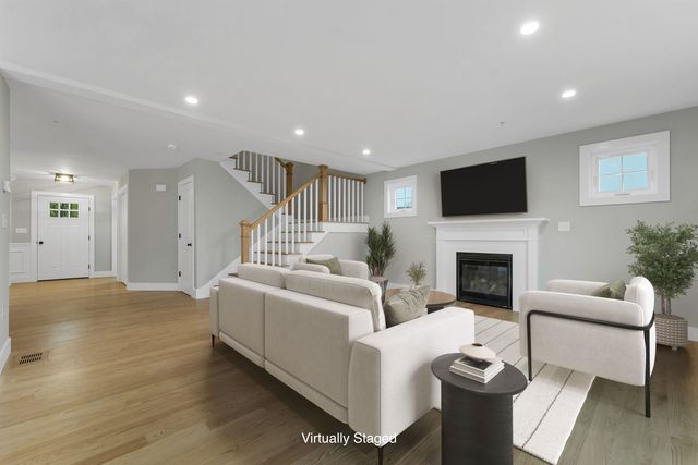 11 Robin Way 2, Chester, NH 03036