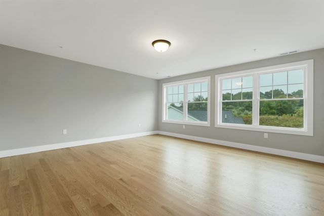 11 Robin Way 2, Chester, NH 03036