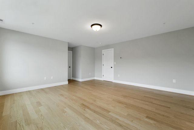 11 Robin Way 2, Chester, NH 03036