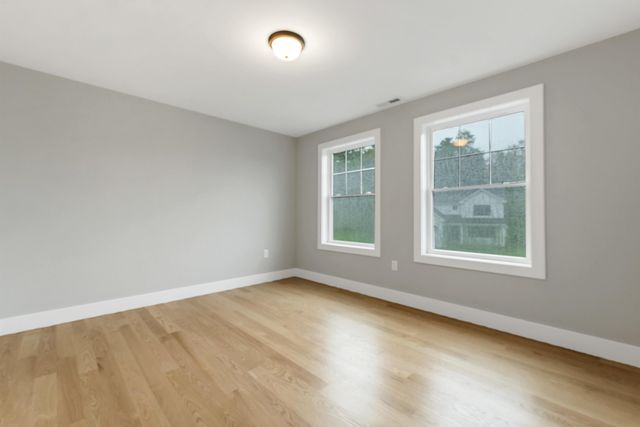 11 Robin Way 2, Chester, NH 03036