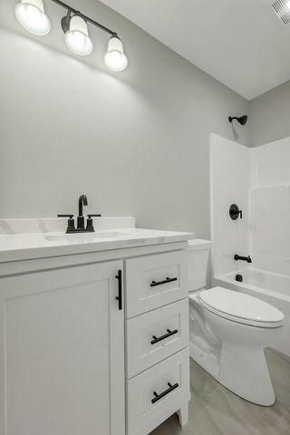 11 Robin Way 2, Chester, NH 03036