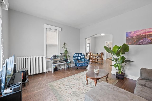 2428 11th Avenue S, Minneapolis, MN 55404