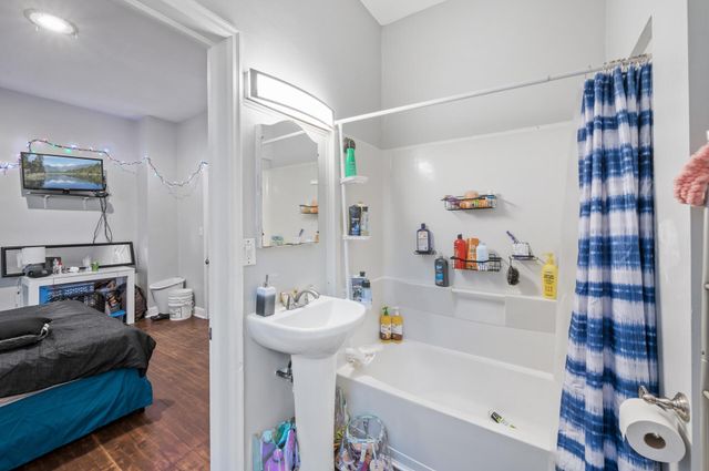 2428 11th Avenue S, Minneapolis, MN 55404