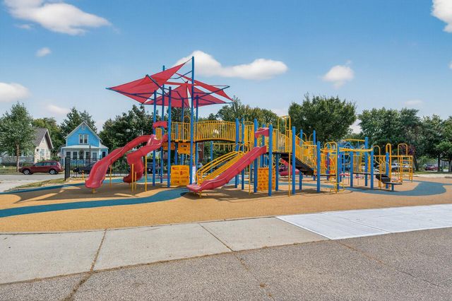 2428 11th Avenue S, Minneapolis, MN 55404