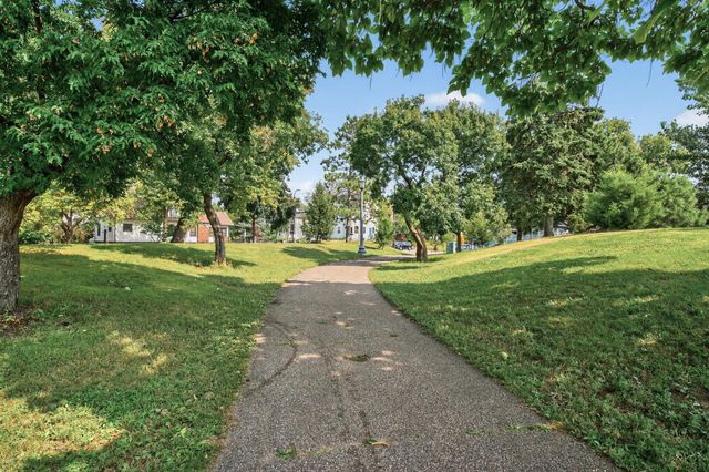 2428 11th Avenue S, Minneapolis, MN 55404