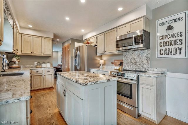 7731 Brunswick Circle NW, Massillon, OH 44646