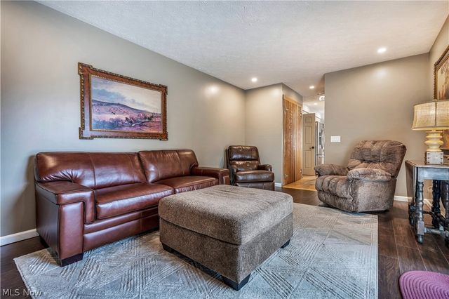 7731 Brunswick Circle NW, Massillon, OH 44646