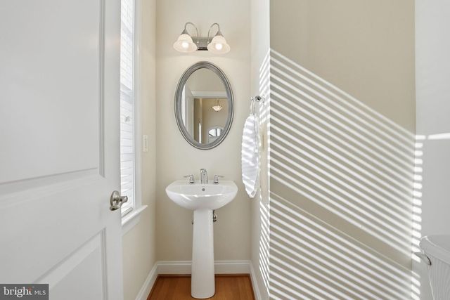 8015 RESERVE WAY, Vienna, VA 22182