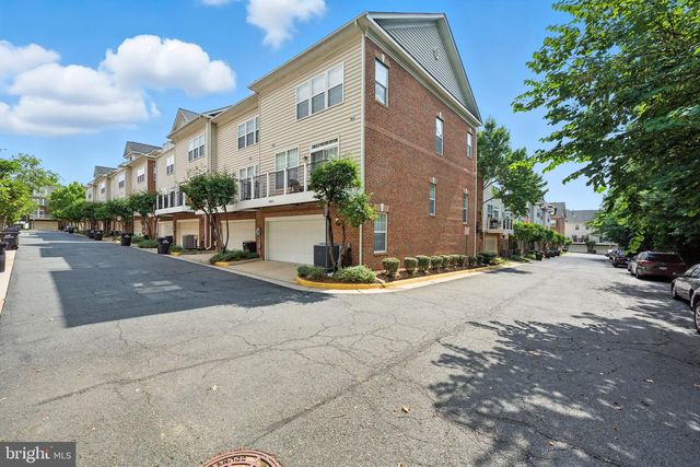 8015 RESERVE WAY, Vienna, VA 22182