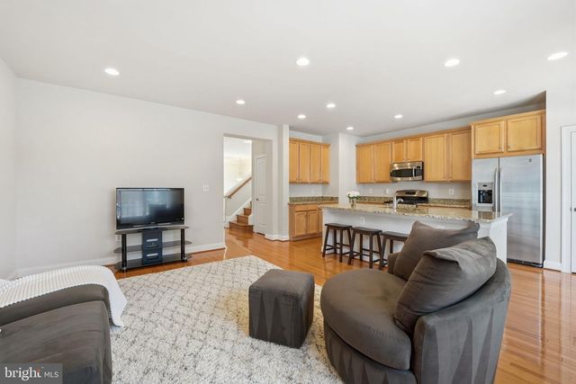 8015 RESERVE WAY, Vienna, VA 22182