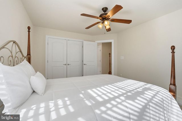 8015 RESERVE WAY, Vienna, VA 22182