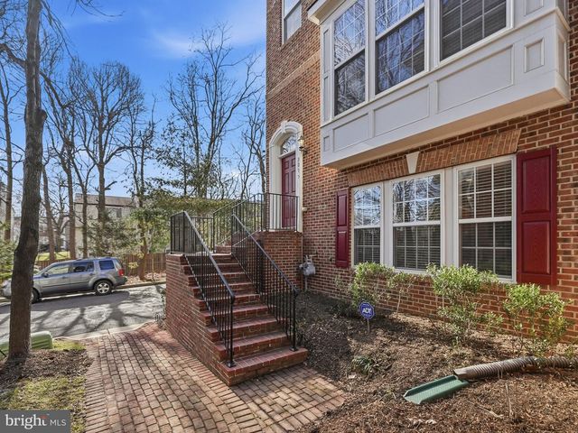 8015 RESERVE WAY, Vienna, VA 22182