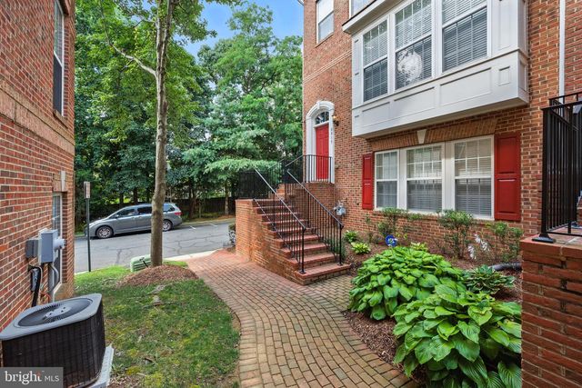 8015 RESERVE WAY, Vienna, VA 22182