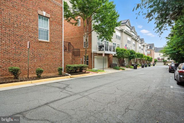 8015 RESERVE WAY, Vienna, VA 22182