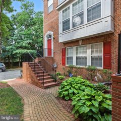 8015 RESERVE WAY, Vienna, VA 22182