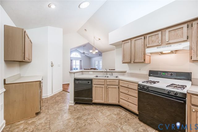 1502 Patriot Cir, Glen Allen, VA 23059