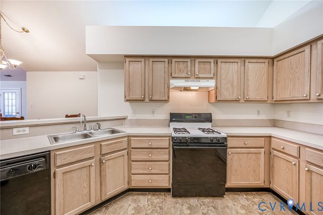 1502 Patriot Cir, Glen Allen, VA 23059