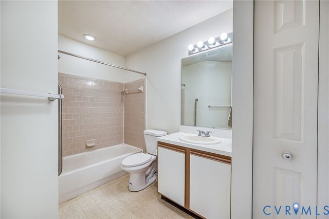 1502 Patriot Cir, Glen Allen, VA 23059