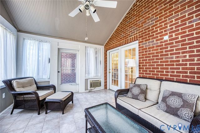 1502 Patriot Cir, Glen Allen, VA 23059