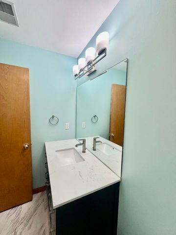 188 Summertree Drive, Chesterton, IN 46304