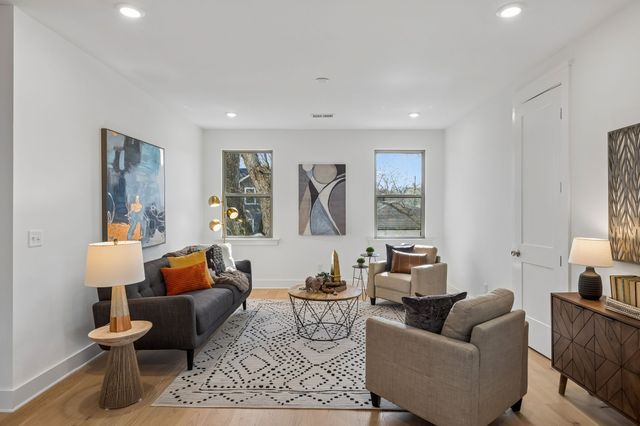 574 Watsonwood Dr, Nashville, TN 37211