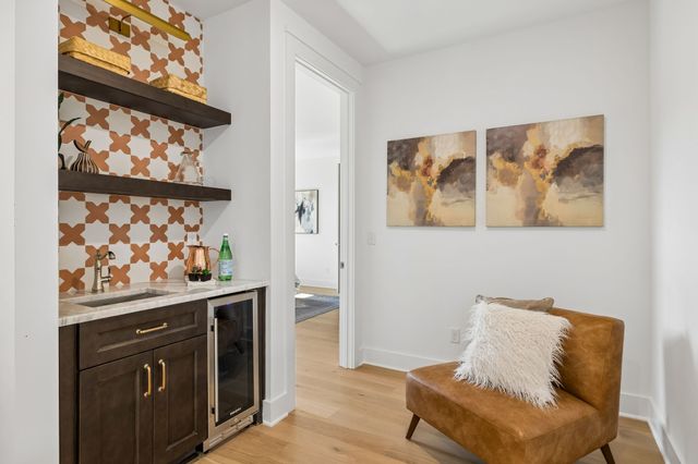 574 Watsonwood Dr, Nashville, TN 37211