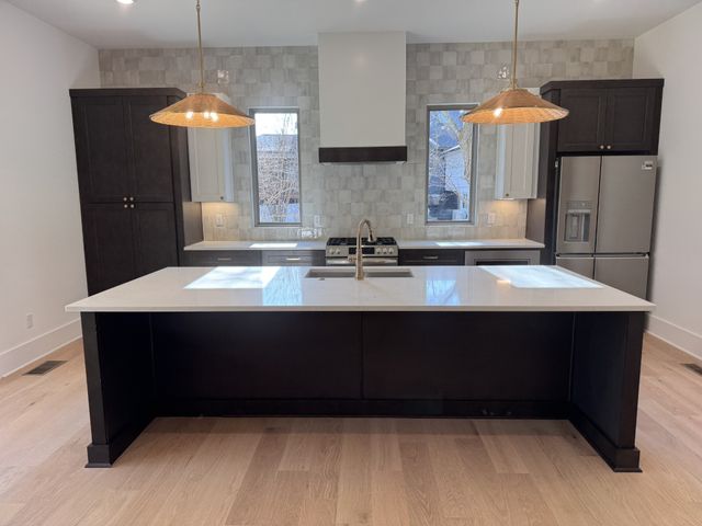 574 Watsonwood Dr, Nashville, TN 37211