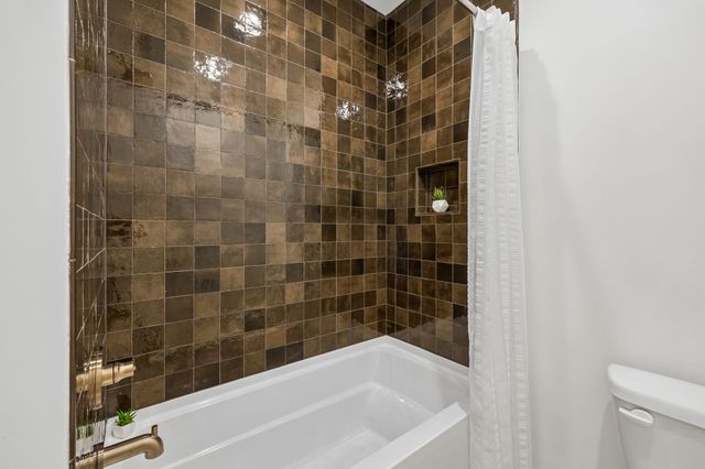 574 Watsonwood Dr, Nashville, TN 37211