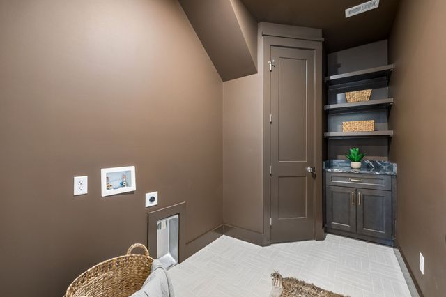 574 Watsonwood Dr, Nashville, TN 37211