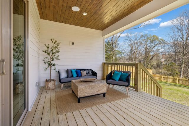 574 Watsonwood Dr, Nashville, TN 37211