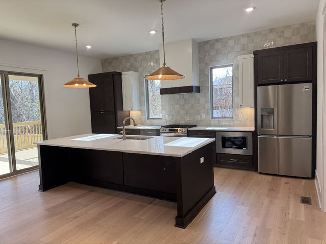 574 Watsonwood Dr, Nashville, TN 37211