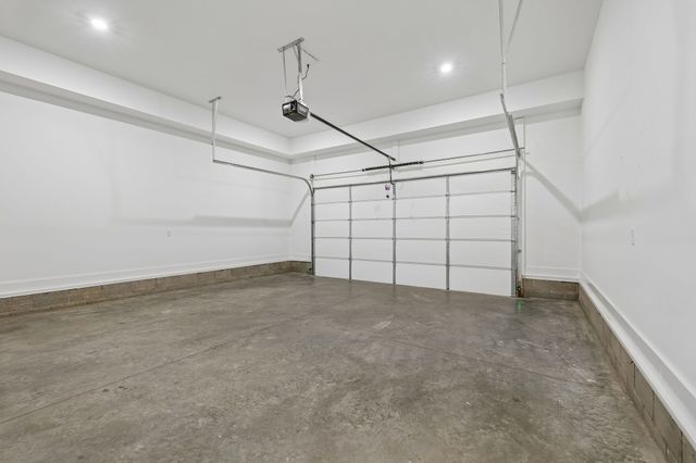 574 Watsonwood Dr, Nashville, TN 37211