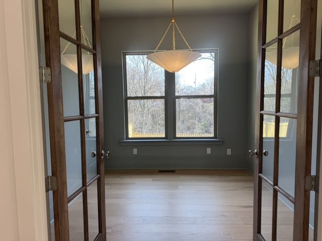 574 Watsonwood Dr, Nashville, TN 37211