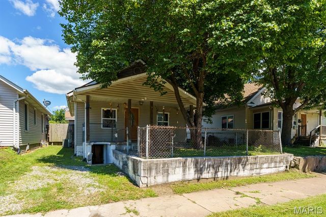 2221 Lee Avenue, Granite City, IL 62040
