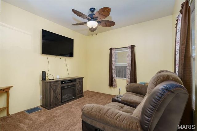 2221 Lee Avenue, Granite City, IL 62040
