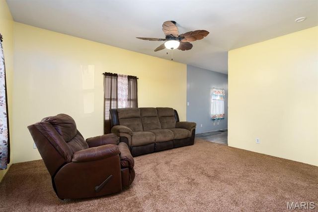 2221 Lee Avenue, Granite City, IL 62040