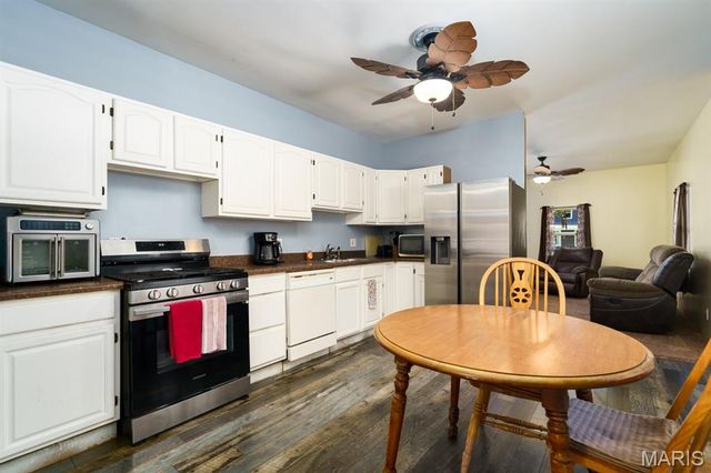 2221 Lee Avenue, Granite City, IL 62040