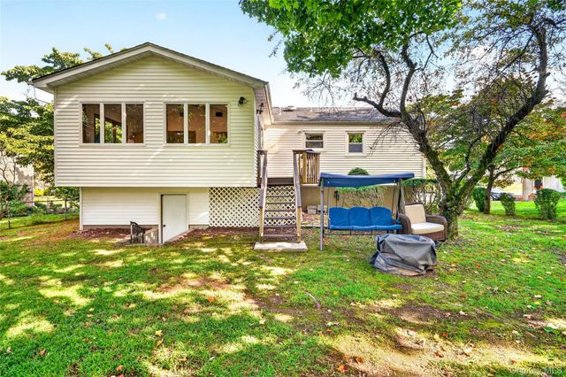 32 Sengstacken Drive, Stony Point, NY 10980