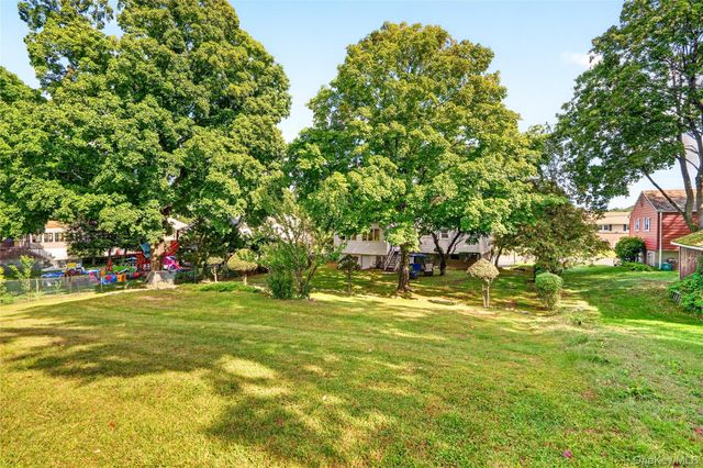 32 Sengstacken Drive, Stony Point, NY 10980