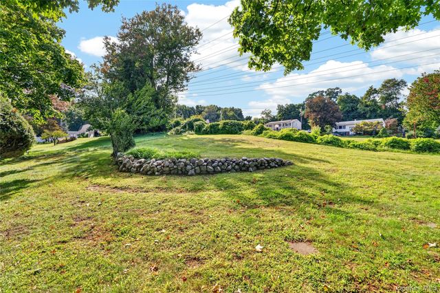 32 Sengstacken Drive, Stony Point, NY 10980
