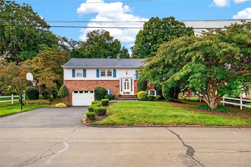 32 Sengstacken Drive, Stony Point, NY 10980 — photo 2