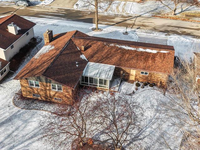 1313 FAIRVIEW COURT, Little Chute, WI 54140