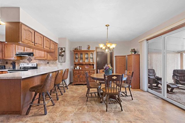 1313 FAIRVIEW COURT, Little Chute, WI 54140