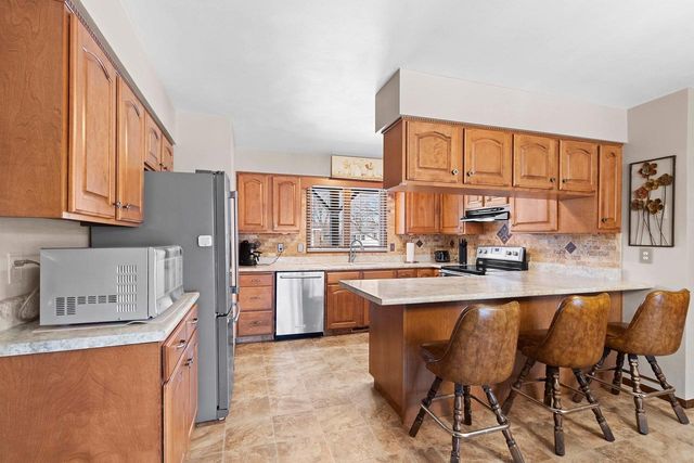 1313 FAIRVIEW COURT, Little Chute, WI 54140