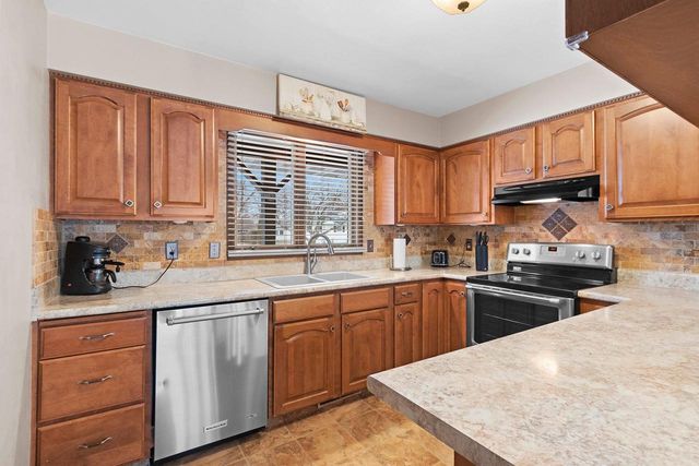 1313 FAIRVIEW COURT, Little Chute, WI 54140